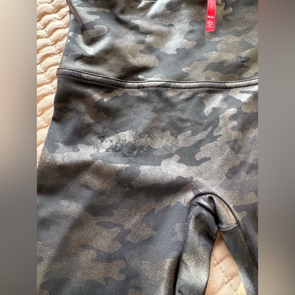 SPANX Faux Leather Leggings High Waist Camo Matte Black 20185R - Picture 10 of 10